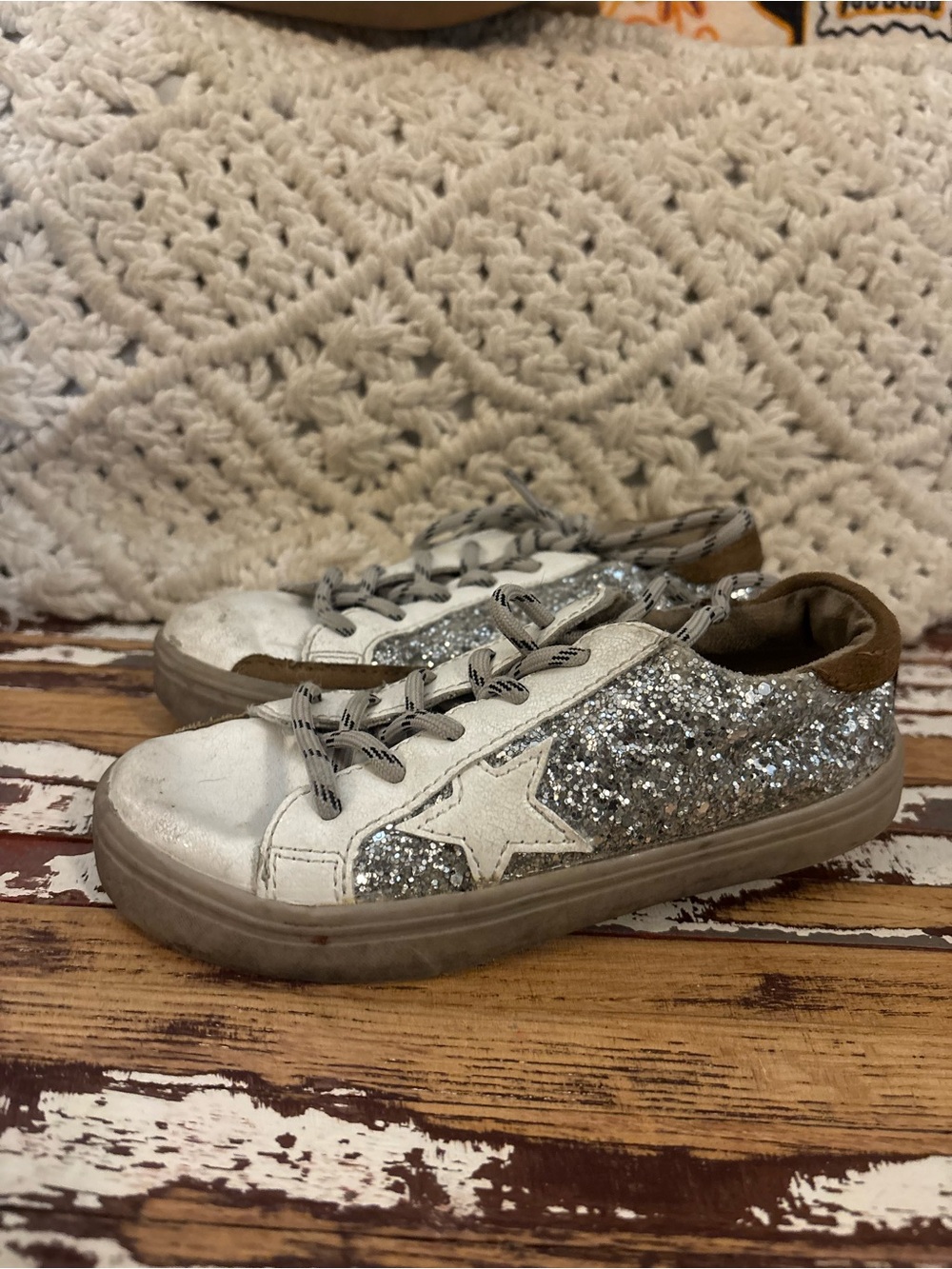 ShuShop Silver Glitter Star Kids Sneakers with Brown Collar